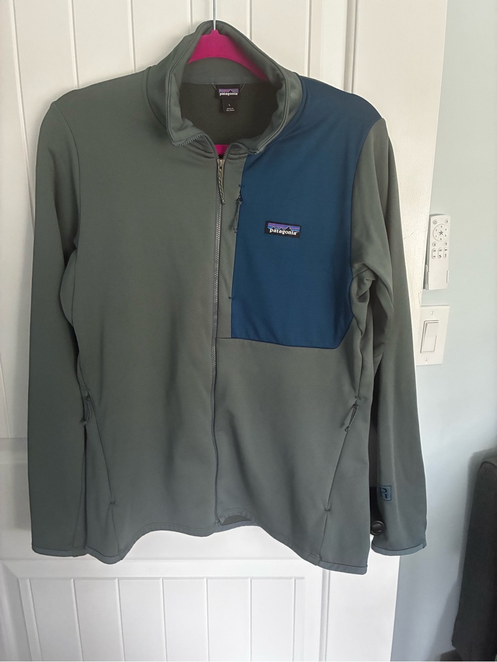 Patagonia Women’s Full-Zip Jacket - Slate Green with Blue Chest Panel